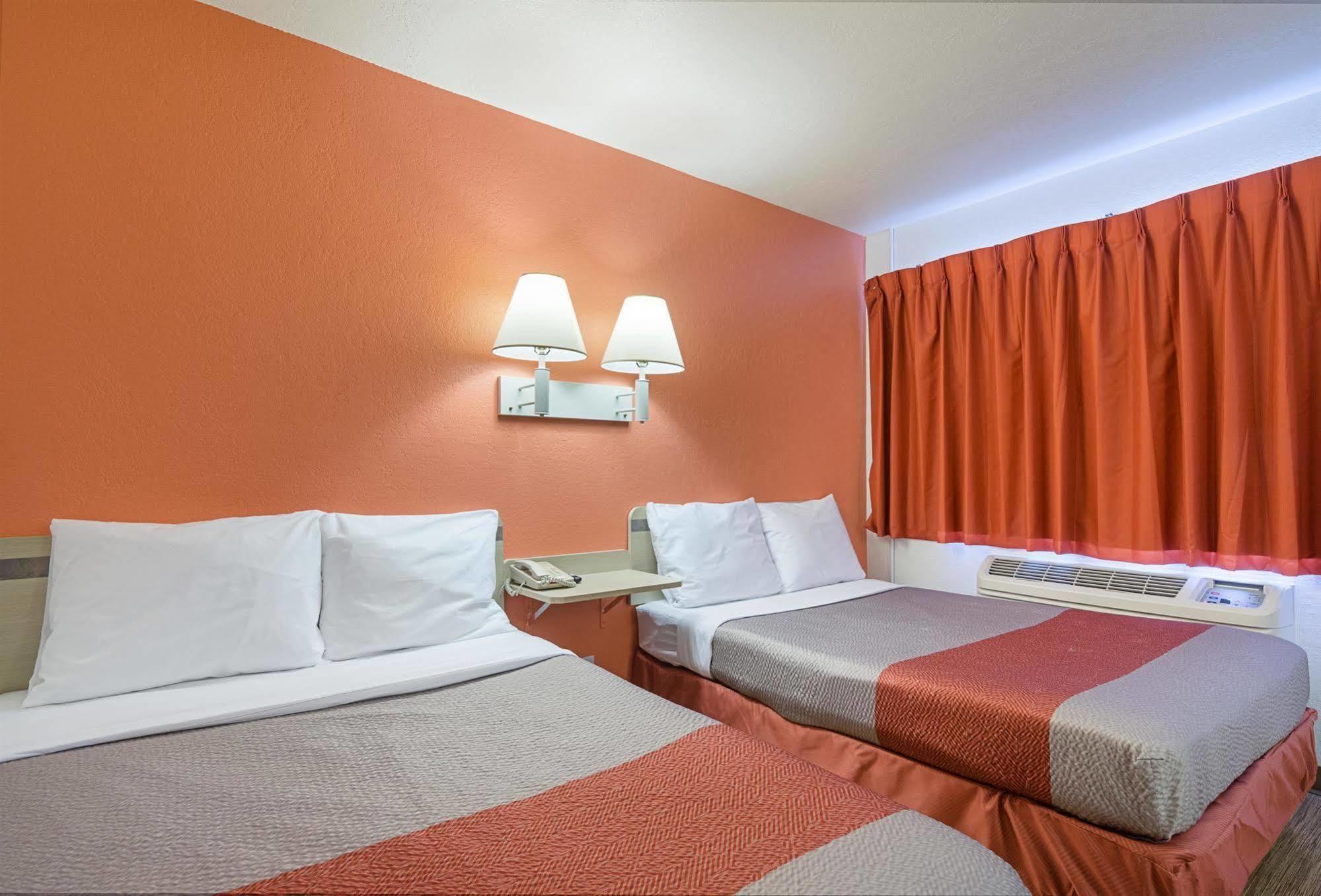 Home 6 Motel Topeka Extérieur photo